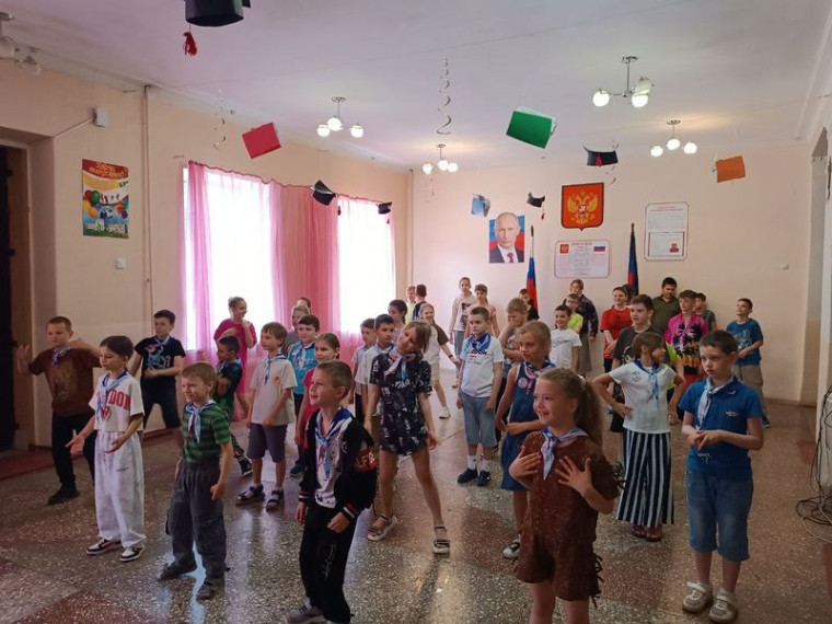 Открытие пришкольной площадки «Улыбка».